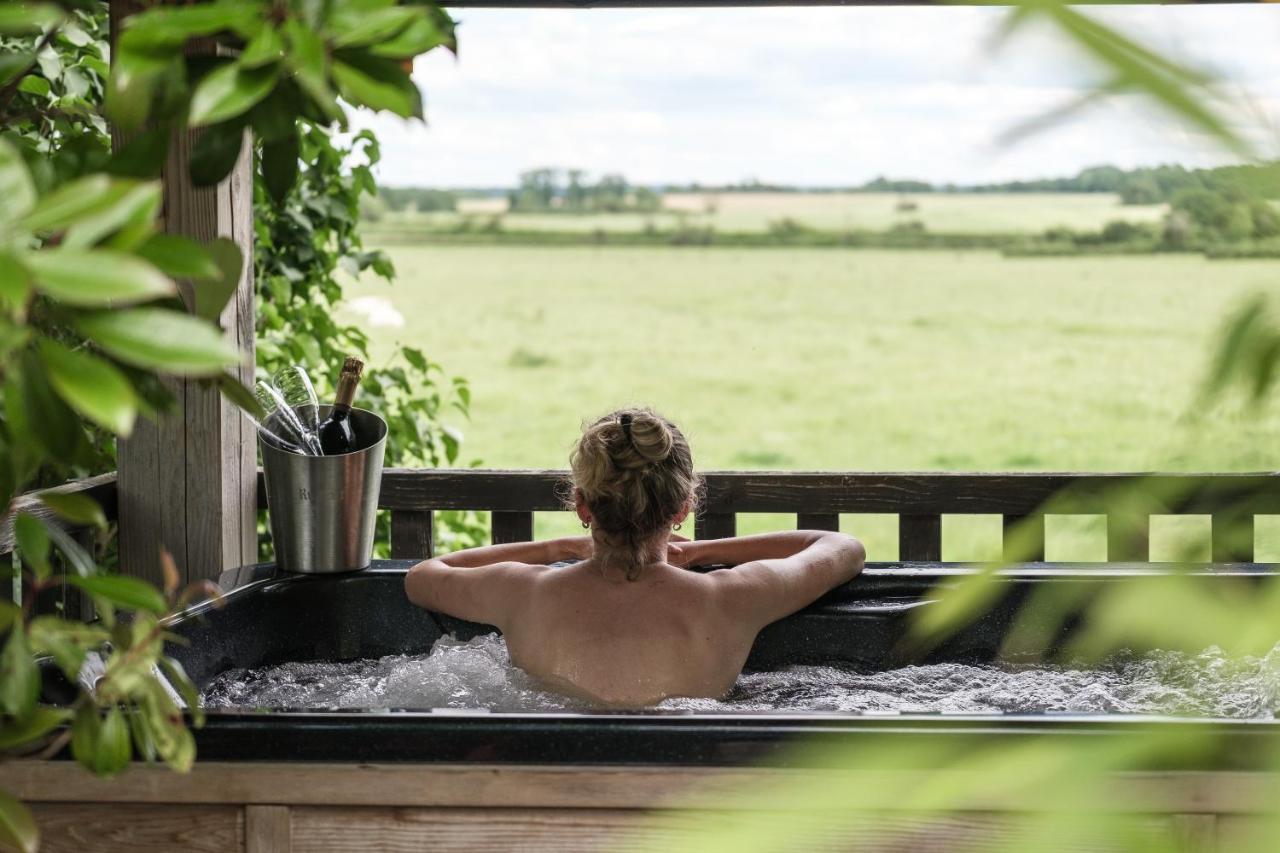 Le Domaine Des Pres Verts Suites & Chambres Avec Jacuzzi Privatif Jouey Kültér fotó