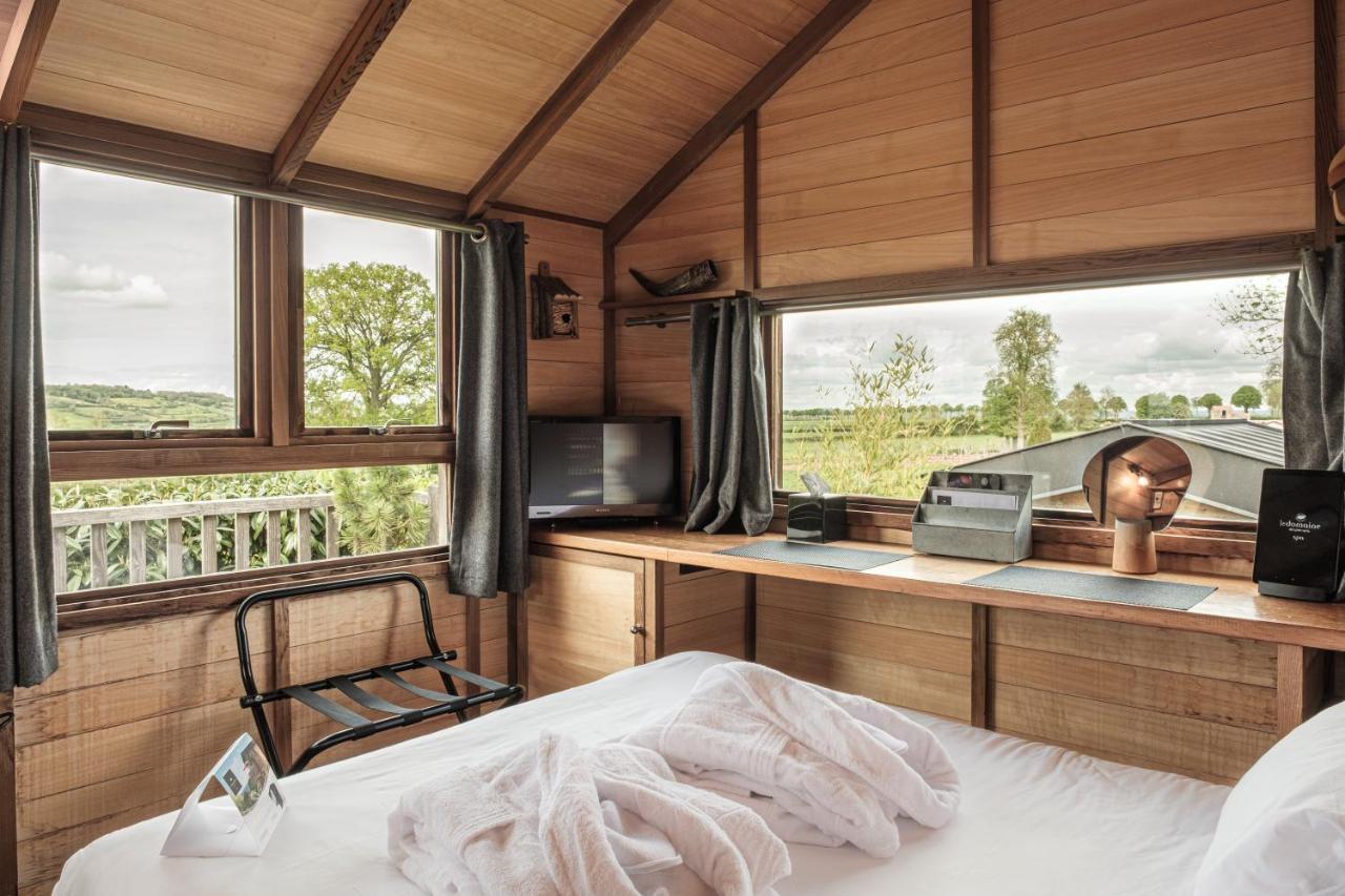Le Domaine Des Pres Verts Suites & Chambres Avec Jacuzzi Privatif Jouey Szoba fotó