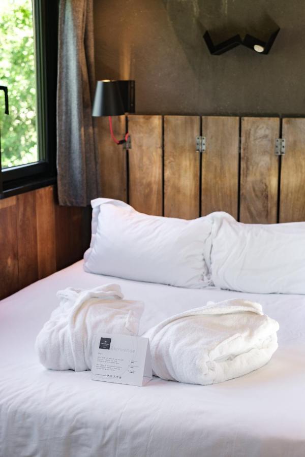 Le Domaine Des Pres Verts Suites & Chambres Avec Jacuzzi Privatif Jouey Kültér fotó