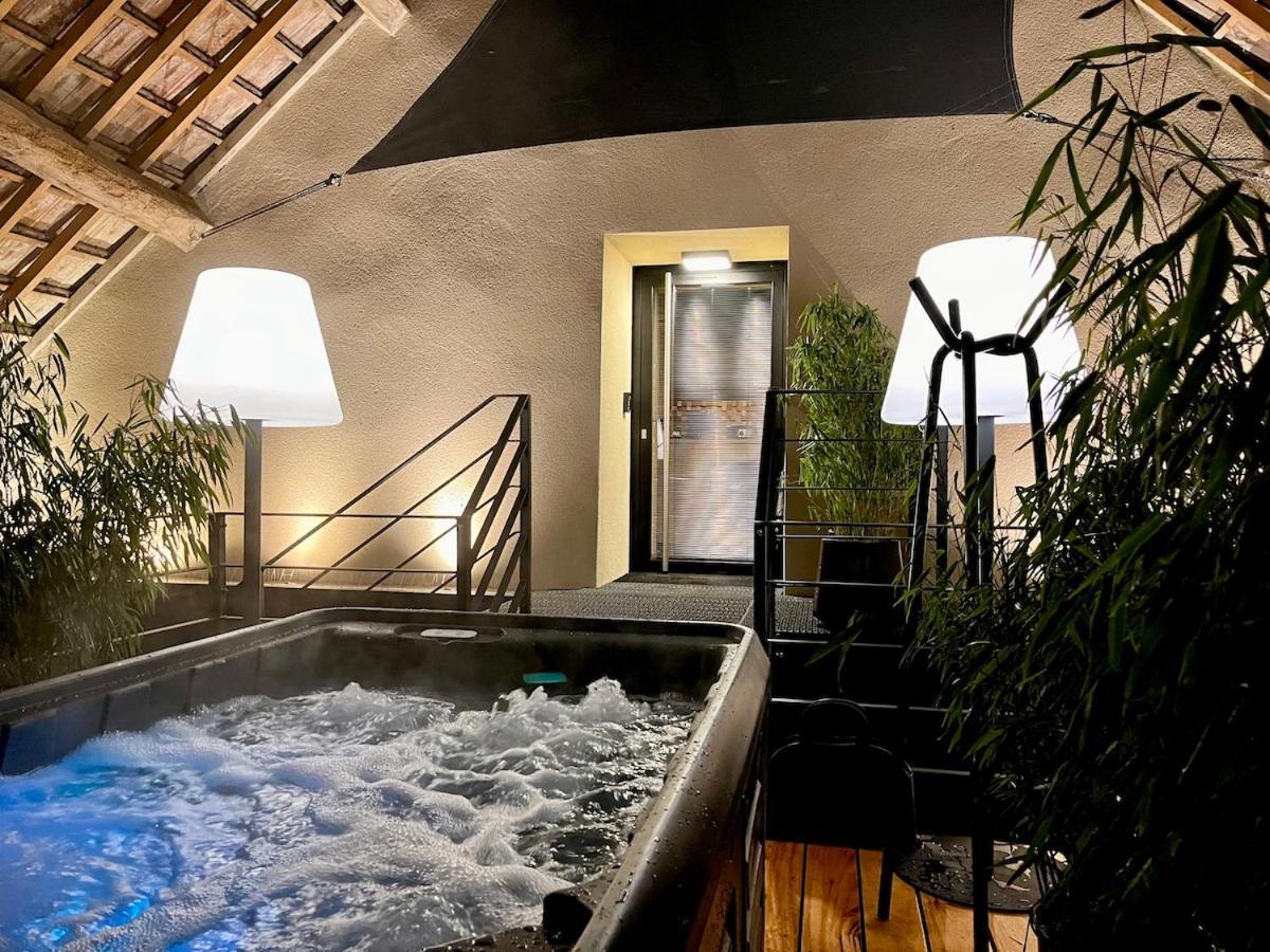 Le Domaine Des Pres Verts Suites & Chambres Avec Jacuzzi Privatif Jouey Kültér fotó